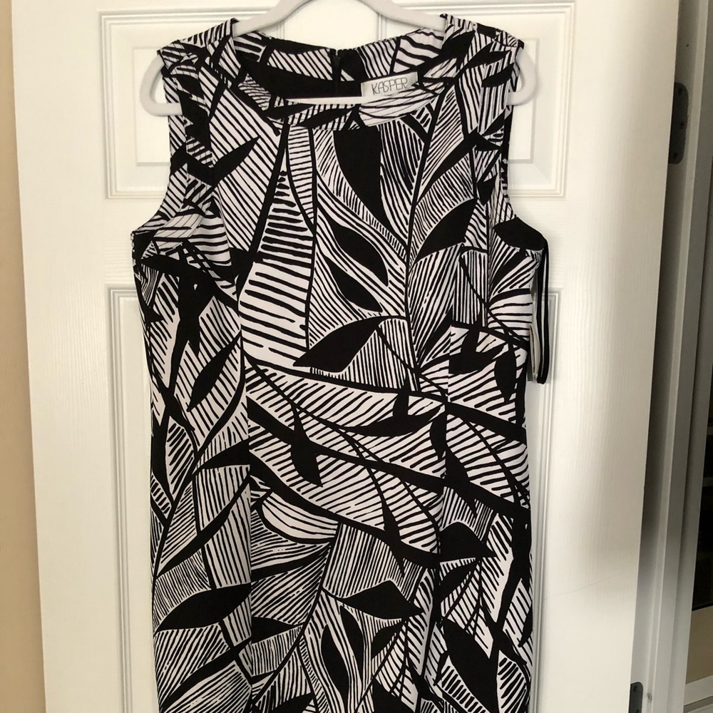 Kasper sleeveless career dress